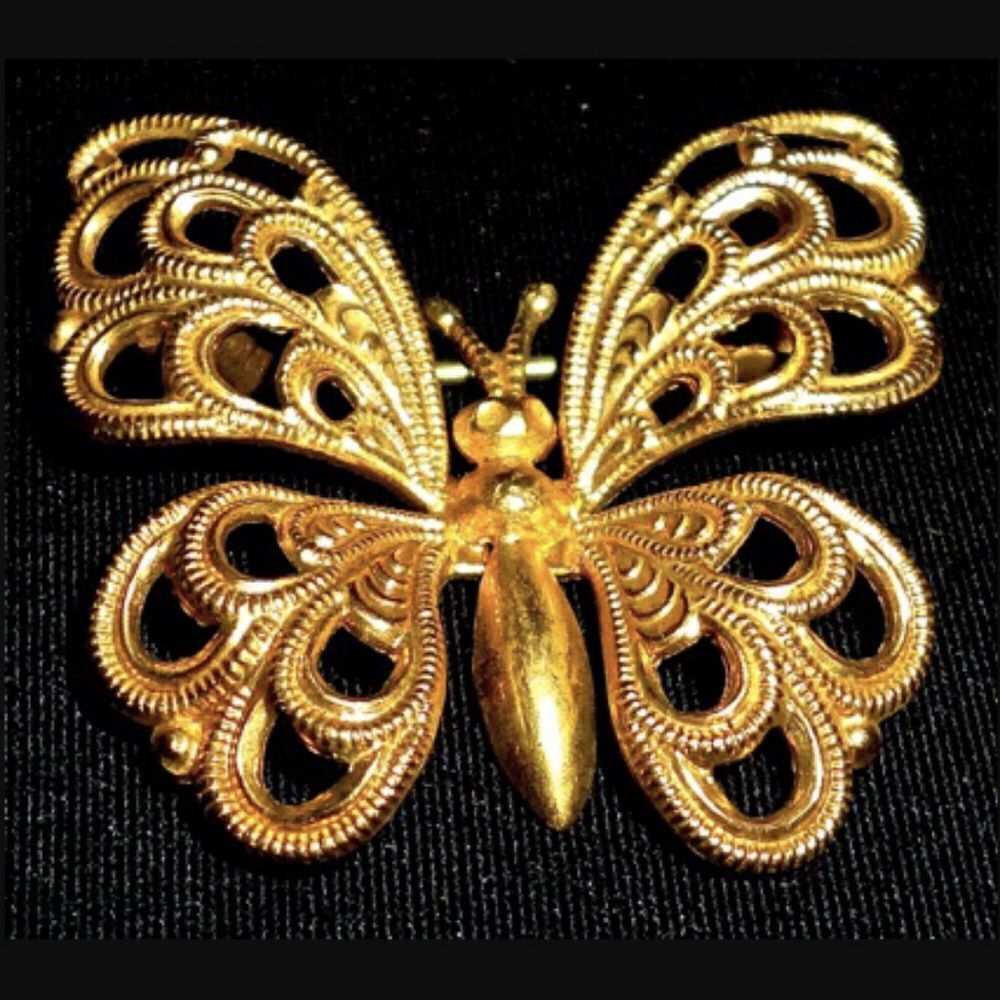 Alva Collection Etruscan Butterfly Pin Gold 1.25"